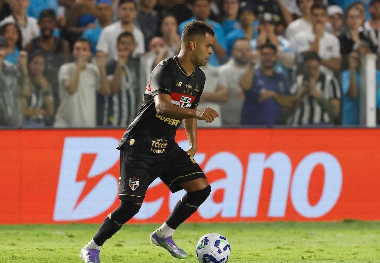 imagem da materia: Alisson lamenta derrota, mas pede foco em duelo contra a LDU