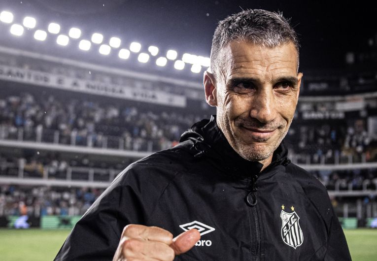 imagem da materia: Santos mostra evolução defensiva com Vojvoda