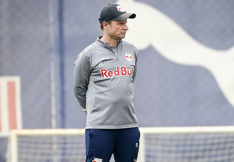 imagem da materia: Bragantino conta com 10 pendurados para duelo com o Santos