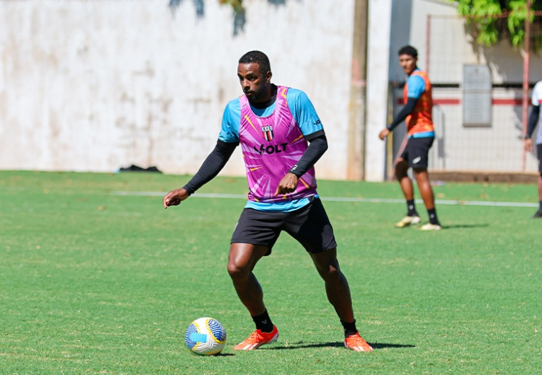 imagem da materia: Botafogo-SP tem dois reforços contra Ferroviária
