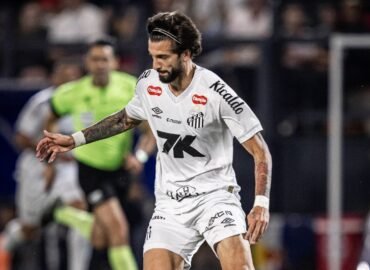 Lautaro Díaz marca primeiro gol pelo Santos e encerra jejum