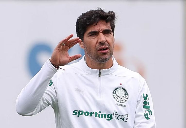 imagem da materia: Palmeiras terá mês de outubro decisivo e com poucas viagens