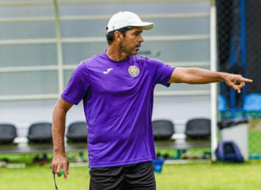 Lemense anuncia Max Sandro como técnico para 2026