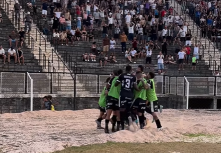 imagem da materia: Inter vence Goiatuba e volta para Série C depois de 22 anos