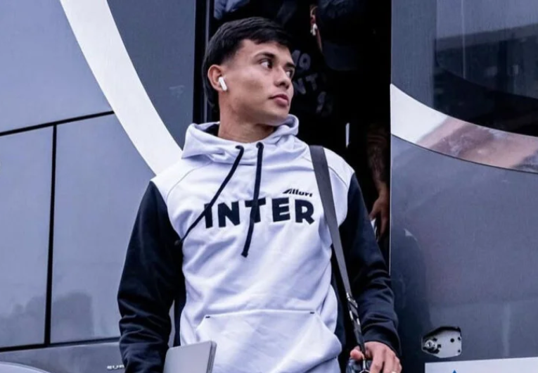 imagem da materia: Kaio Cristian comemora acesso e projeta semifinal da Série D