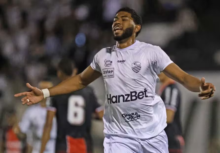 imagem da materia: Felipe comenta superação de rebaixamento na A3 no Comercial