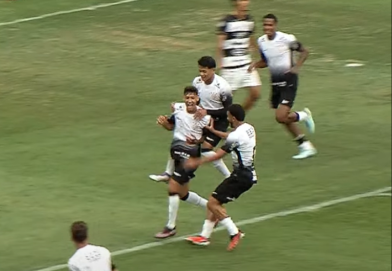 imagem da materia: Luiz Eduardo faz dois e Corinthians vence o XV pelo Sub-20
