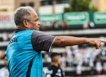Roberval Davino adota cautela nas substituições do Comercial