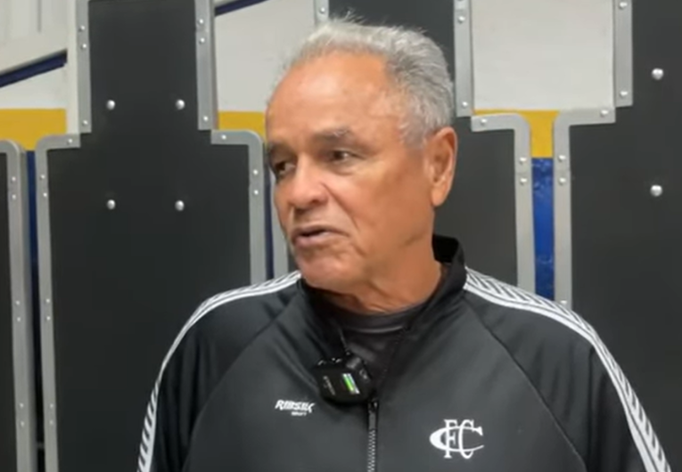 imagem da materia: Roberval destaca força coletiva e elogia goleiro João Lucas