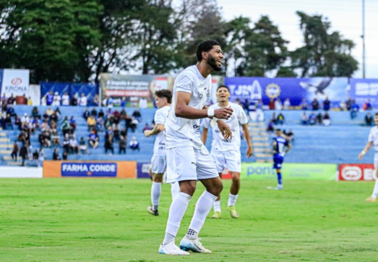 imagem da materia: Comercial mira voltar ao cenário nacional após 22 anos