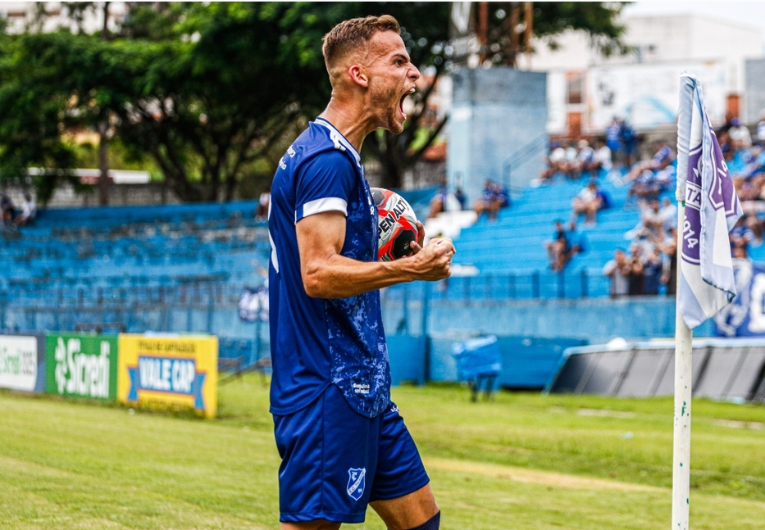 imagem da materia: Matheus Peloggia deixa Taubaté e se transfere para Europa