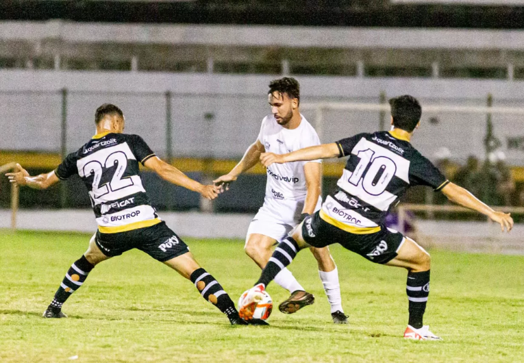 imagem da materia: Comercial mantém jejum após empate contra o XV de Piracicaba