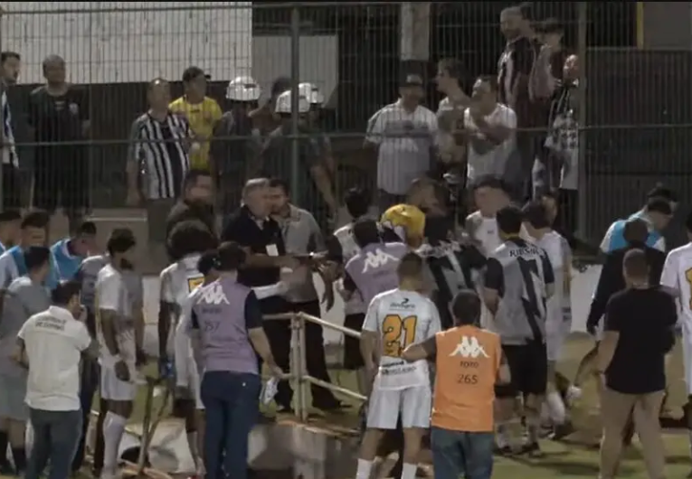 imagem da materia: Juiz relata invasão de campo após final de jogo do Comercial