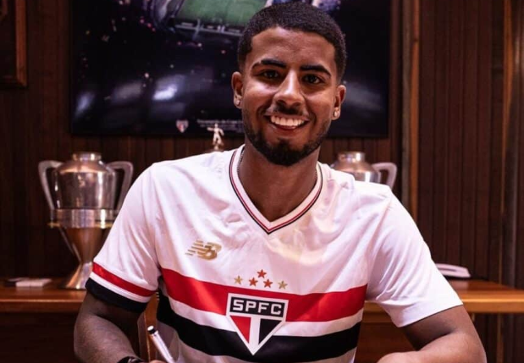 imagem da materia: São Paulo compra jovem da base em definitivo por R$ 1,5 mi