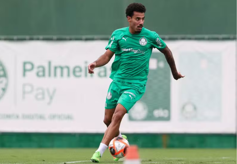 imagem da materia: Abel exalta liderança de Evangelista e meia celebra momento