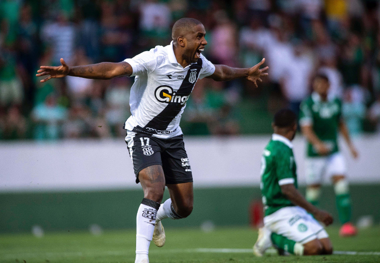 imagem da materia: Jonas Toró assume artilharia da Ponte Preta na temporada