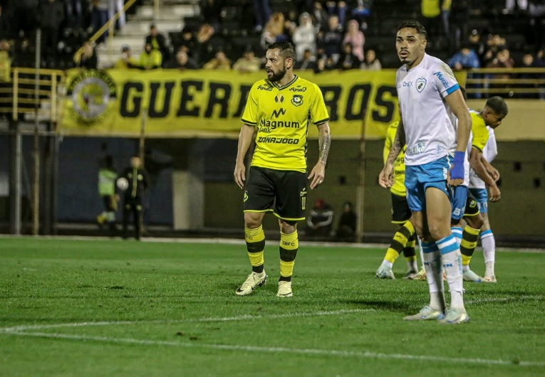 imagem da materia: Quadrangular do São Bernardo fica embolado ao fim da rodada