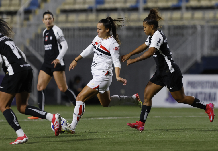imagem da materia: São Paulo elimina Corinthians e avança na Copa do Brasil
