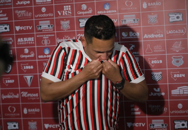 imagem da materia: Fausto Dias deixa o comando do Paulista Jundiaí como ídolo