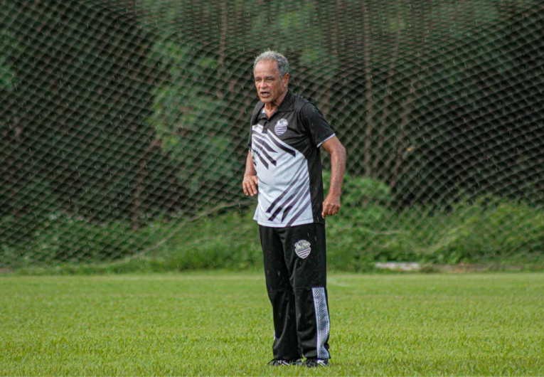 imagem da materia: Davino destaca força da equipe após vitória contra São José