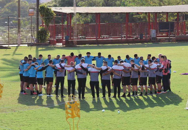 imagem da materia: Botafogo-SP segue ameaçado na Série B e mira recuperação