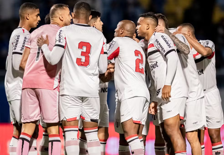 imagem da materia: Botafogo-SP reage no returno e sai da zona de risco
