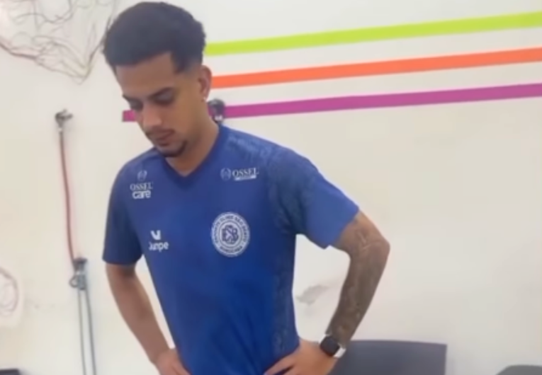 imagem da materia: Coutinho inicia recuperação após cirurgia no menisco