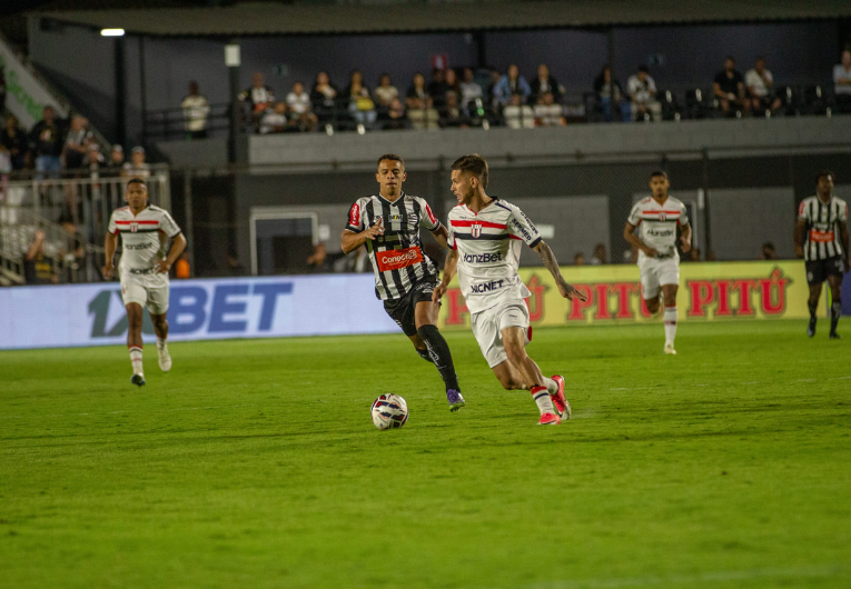 imagem da materia: Botafogo faz segundo tempo ruim e é derrotado pelo Athletic