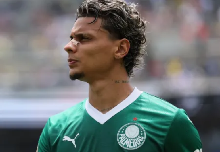 imagem da materia: Verdão fatura R$ 280 milhões em vendas na segunda janela