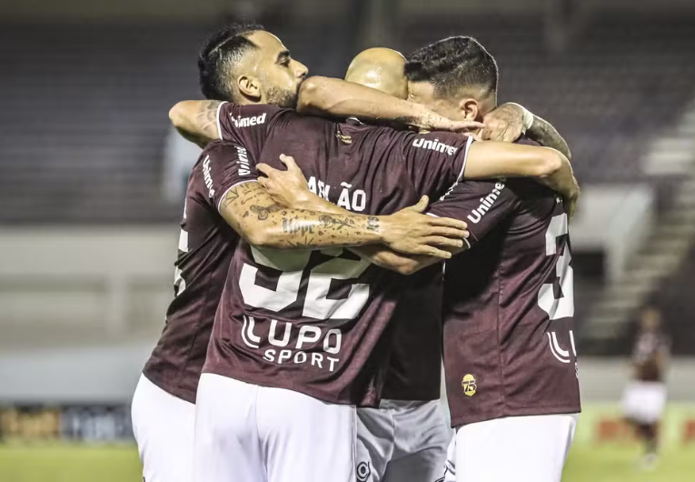 imagem da materia: Ferroviária busca manter invencibilidade contra o Coritiba