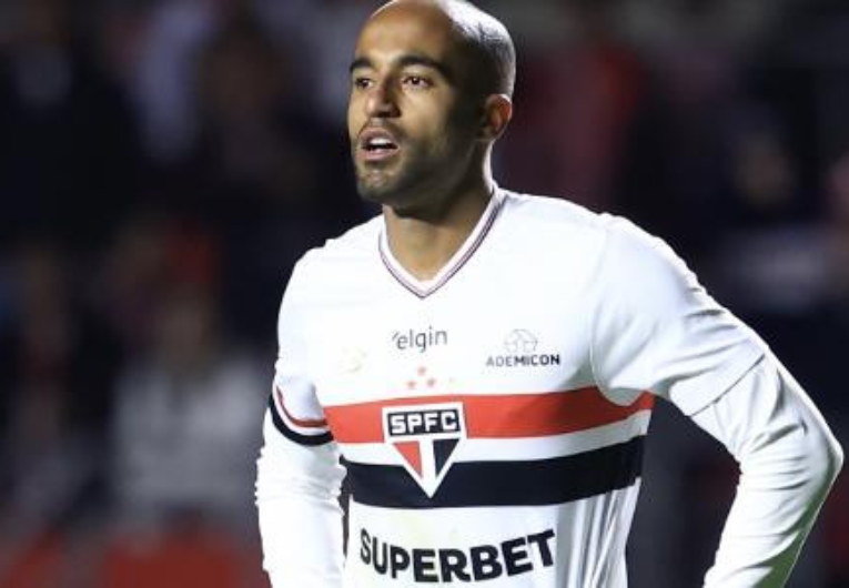 imagem da materia: Após eliminação, Lucas Moura faz promessa no São Paulo