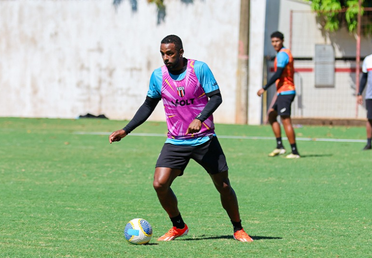 imagem da materia: Botafogo-SP terá reforços para encarar o Operário-PR