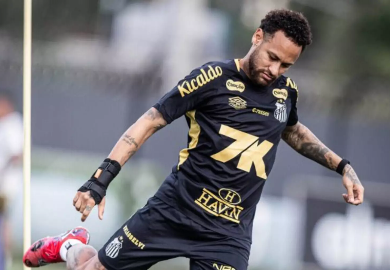imagem da materia: Neymar jogou só 53% dos jogos do Santos em 2025