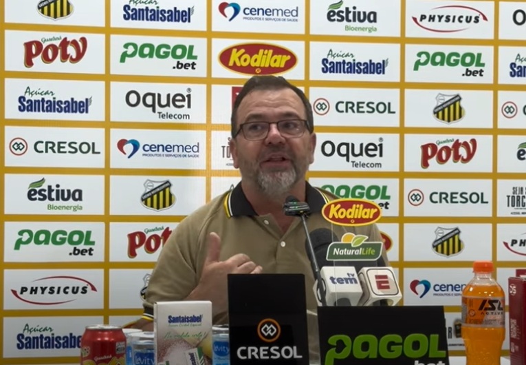 imagem da materia: Enderson valoriza vitória e elogia entrega do elenco