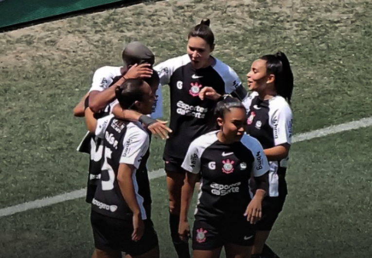 imagem da materia: Corinthians vence o Santos e mantém liderança no Paulistão