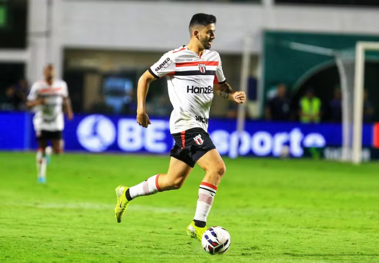 imagem da materia: Após reavaliação, Ronie Carrillo segue como desfalque
