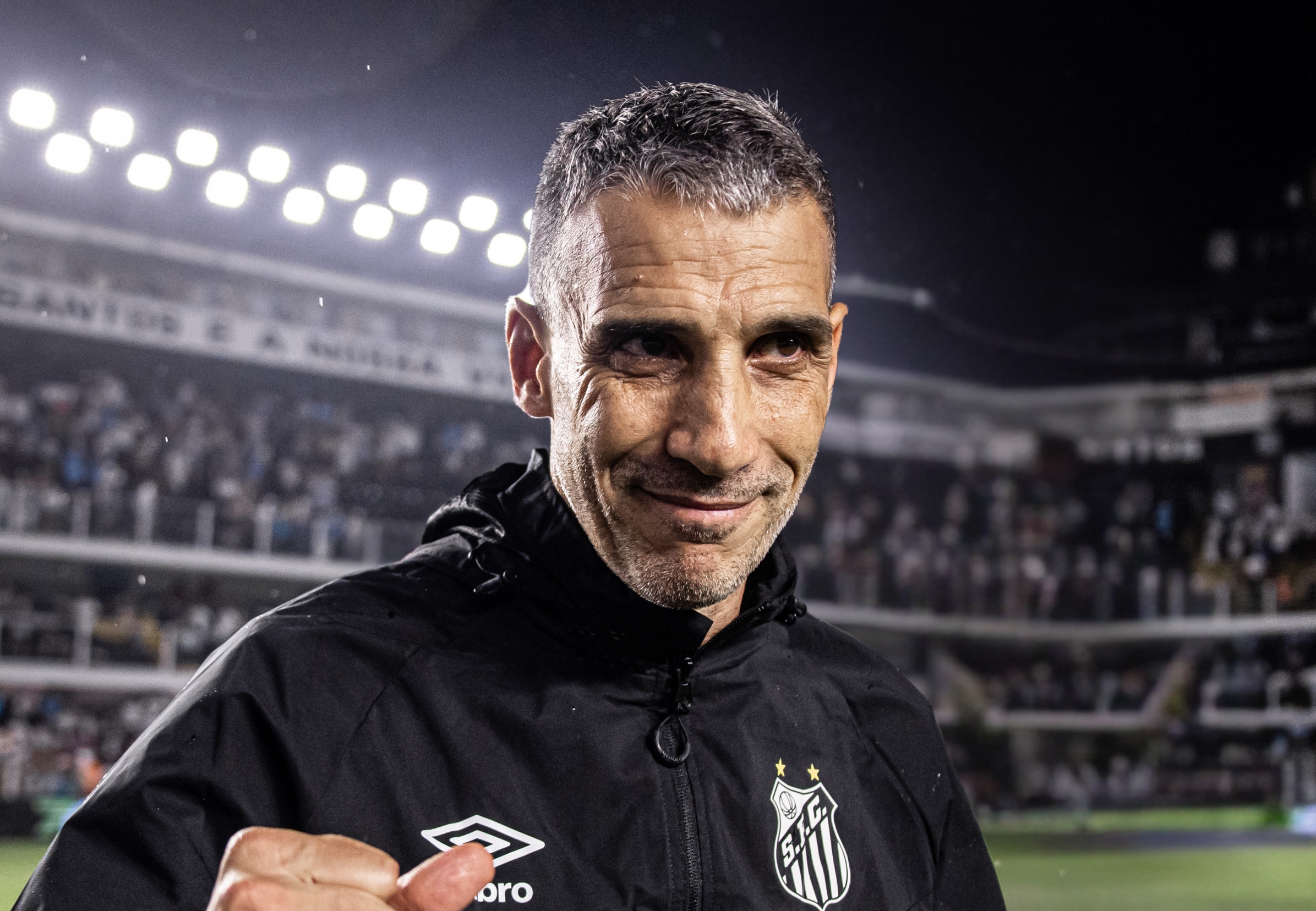 imagem da materia: Santos chega quatro jogos sem derrota no Brasileirão