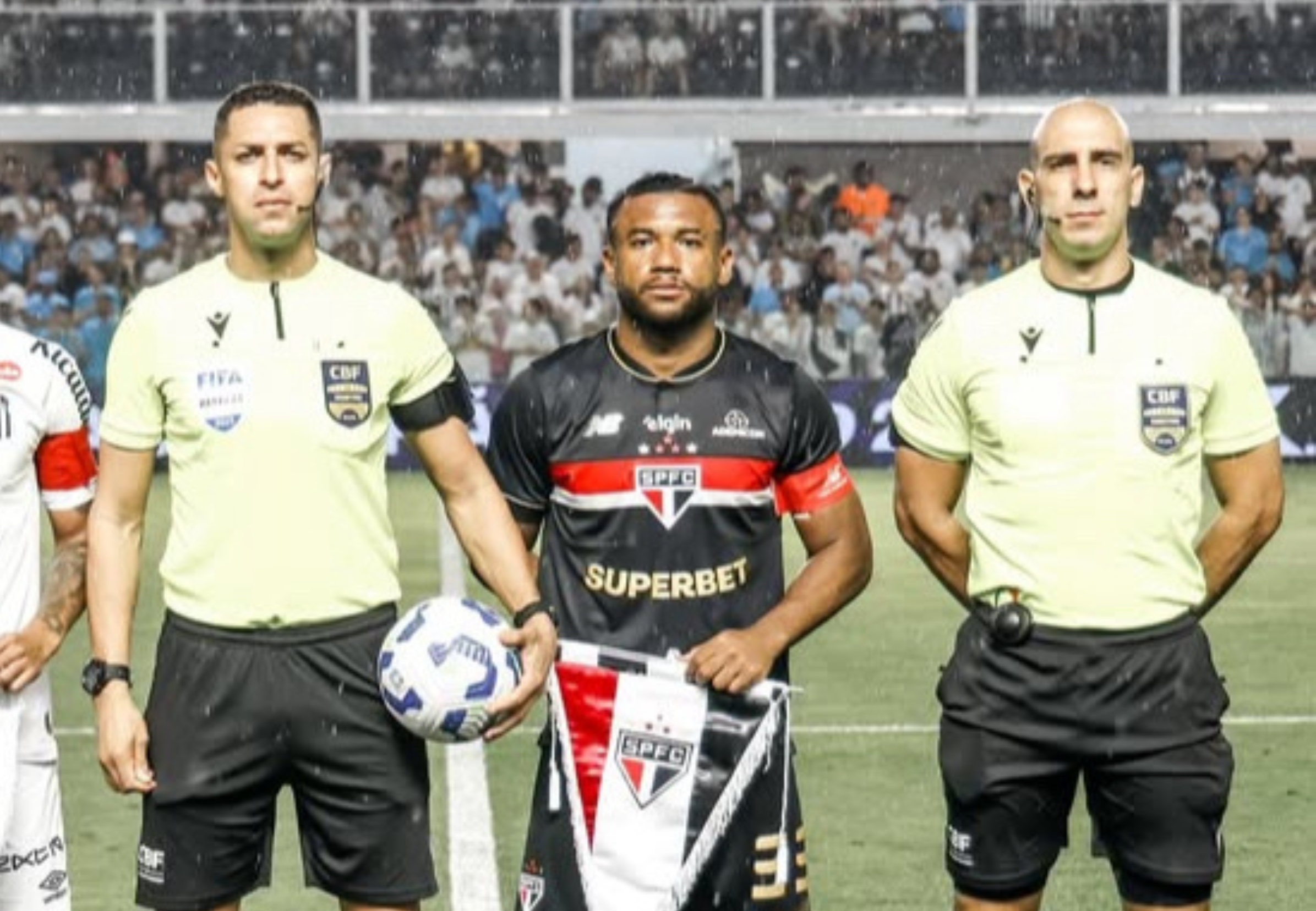 imagem da materia: Com problema no adutor, Luan vira desfalque no São Paulo