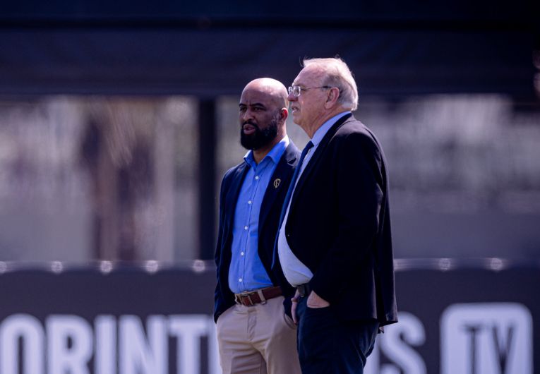 imagem da materia: Dirigente do Corinthians é denunciado no STJD