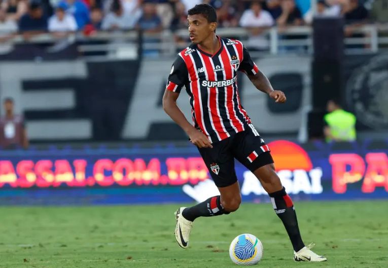 imagem da materia: Luiz Gustavo deve voltar em outubro e pode encerrar ciclo