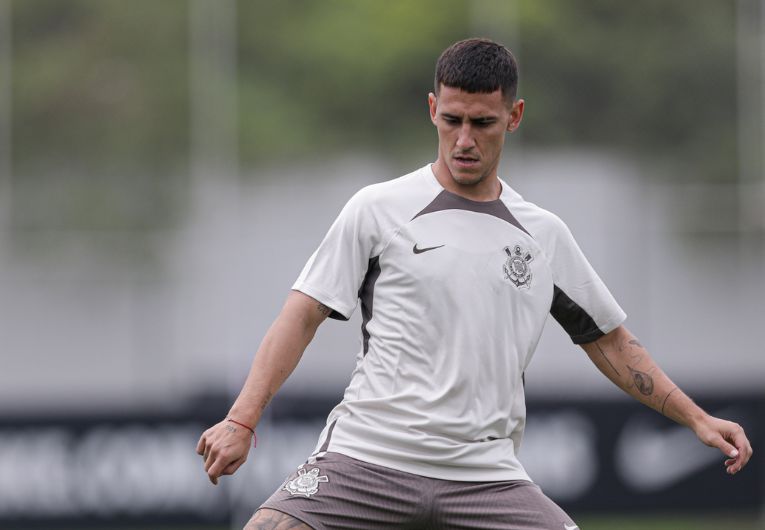 imagem da materia: Corinthians é condenado a pagar valor milionário a Rojas