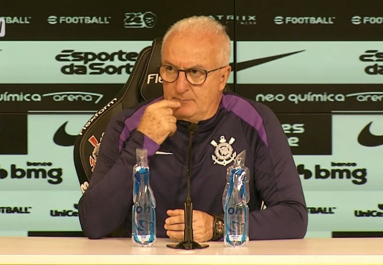 imagem da materia: Dorival se preocupa com desfalques e descarta reforços