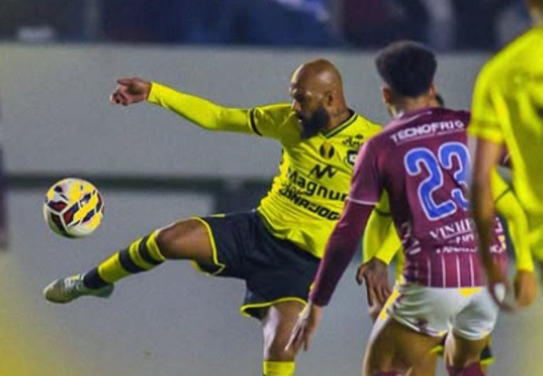 imagem da materia: São Bernardo fica no empate contra o Caxias fora de casa