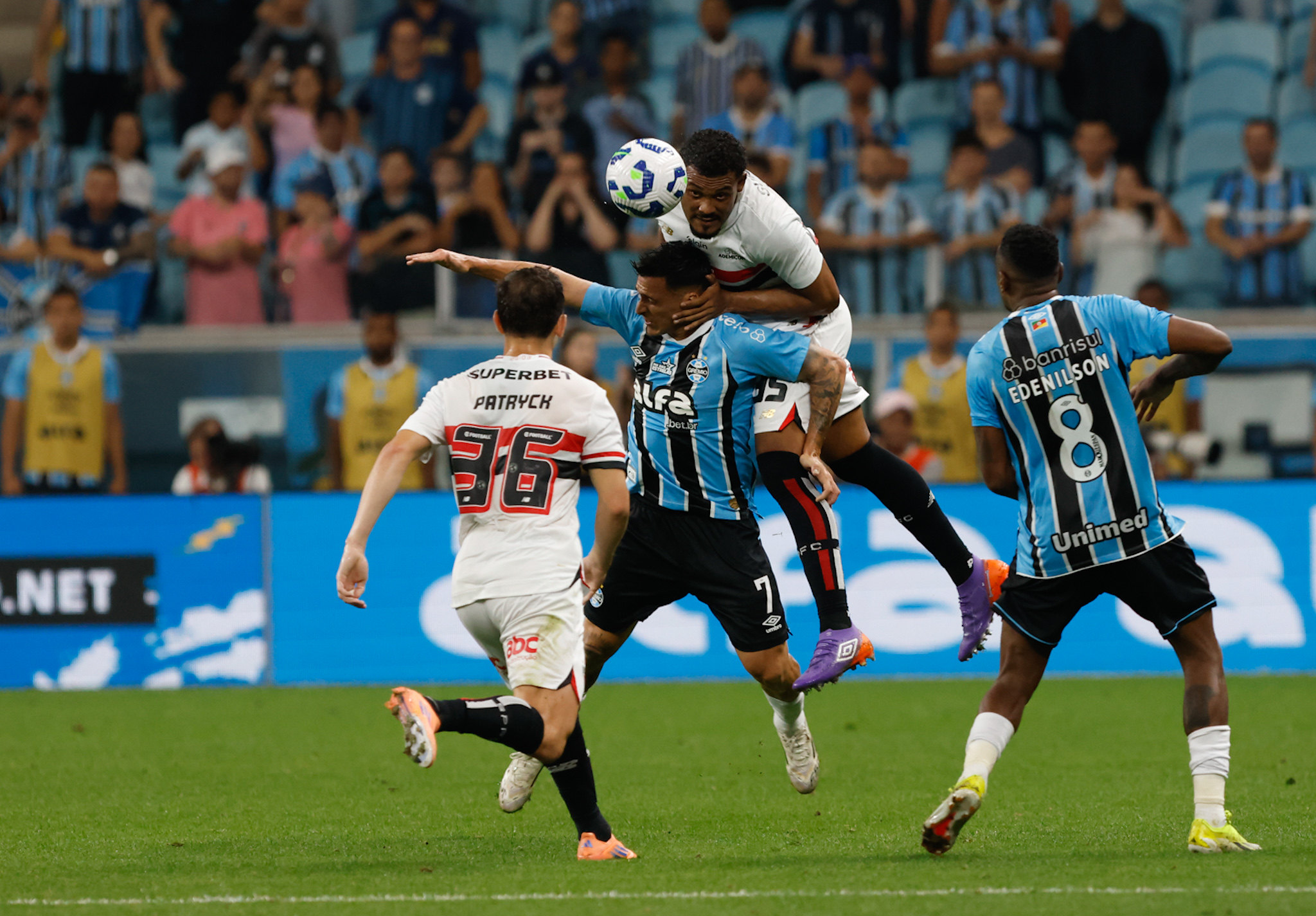 imagem da materia: São Paulo visita o Grêmio e perde pelo Brasileirão