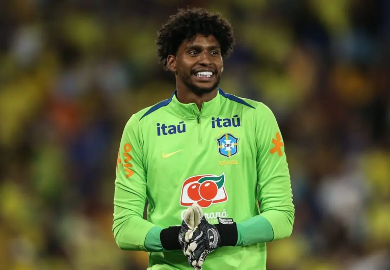 imagem da materia: Hugo Souza e jogadores com passagem por SP são convocados