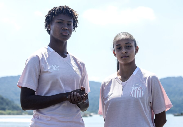imagem da materia: Santos lança uniforme para o Outubro Rosa