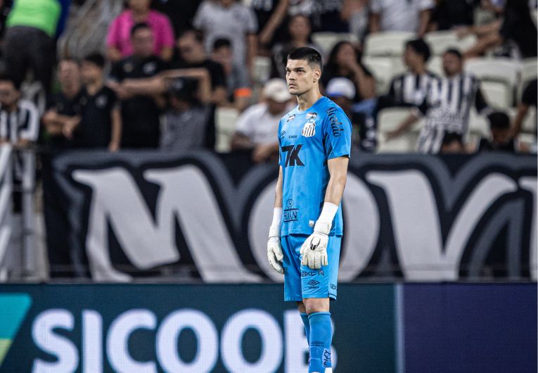 imagem da materia: Santos volta a apresentar fragilidade defensiva