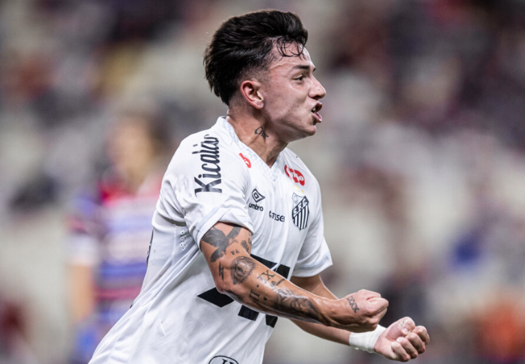 imagem da materia: Santos estuda a contratação de Álvaro Barreal