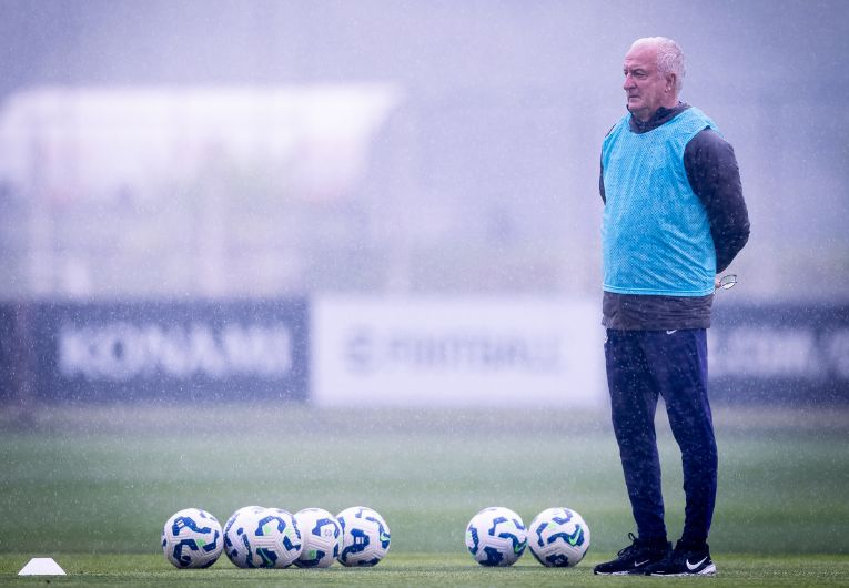 imagem da materia: Corinthians realiza treino tático mirando clássico contra o Santos