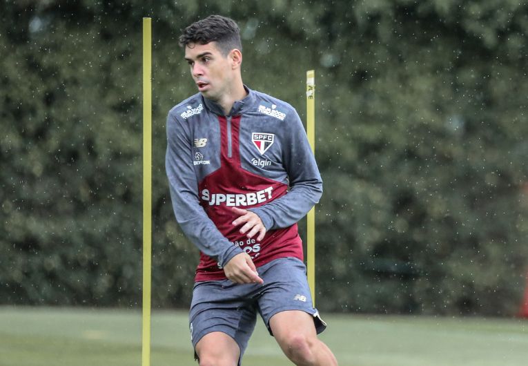 imagem da materia: Oscar sofre nova lesão e segue fora dos gramados